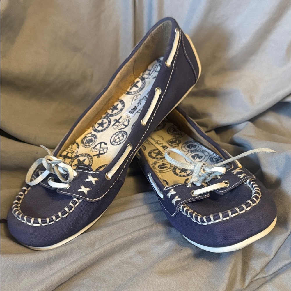 American Eagle size 7, adorable nautical flats Women's Navy